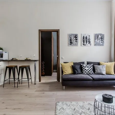 Stylish For The Break * Budapeste